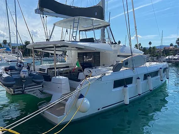 Lagoon 50 in Sicily / Furnari / Marina Portorosa - image 1