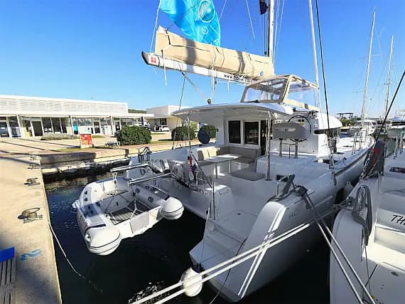 Lagoon 40 in Sukošan / D-Marin Dalmacija Marina - image 1