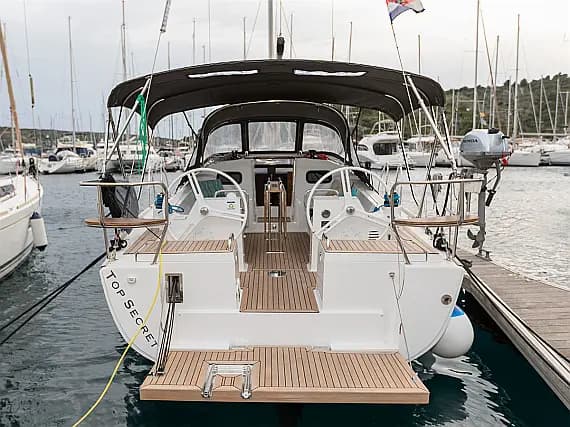 Elan 40.1 in Primošten / Marina Kremik - image 1