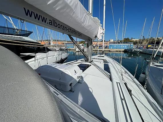 Oceanis 51.1 in Gran Canaria / Las Palmas de Gran Canaria - image 1
