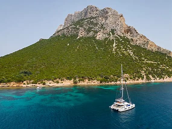 Lagoon 55 in Sicily / Capo d'Orlando Marina - image 1