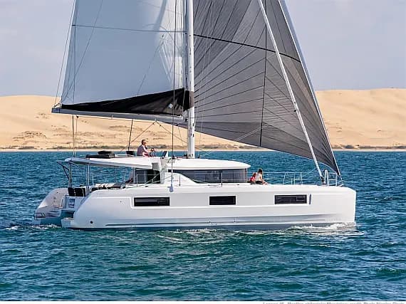 Lagoon 46 in Salerno / Marina d'Arechi - image 1