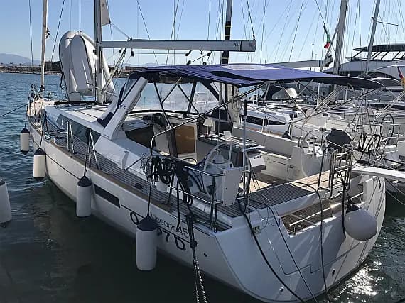 Oceanis 45 in Sardinia / Portisco / Cala dei Sardi - image 1