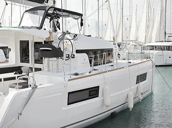 Lagoon 40 in Sukošan / D-Marin Dalmacija Marina - image 1