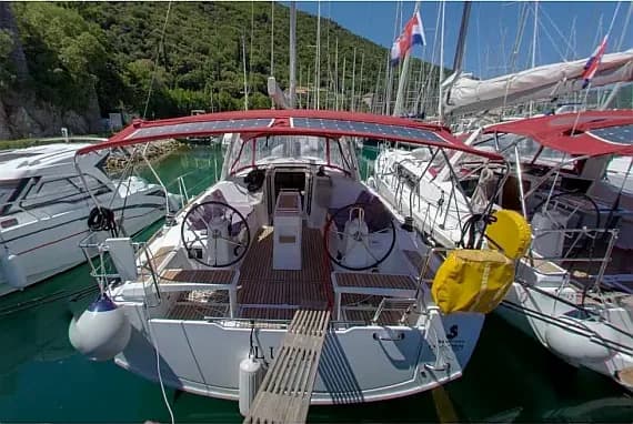 Oceanis 38.1 in Dubrovnik / ACI Marina Dubrovnik - image 1