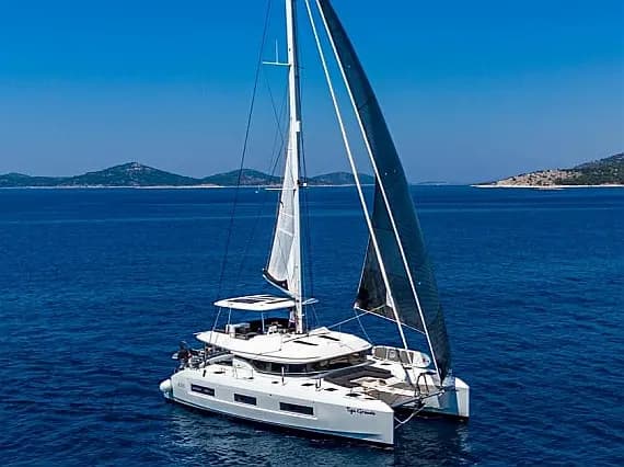 Lagoon 55 in Šibenik / D-Marin Marina Mandalina - image 1