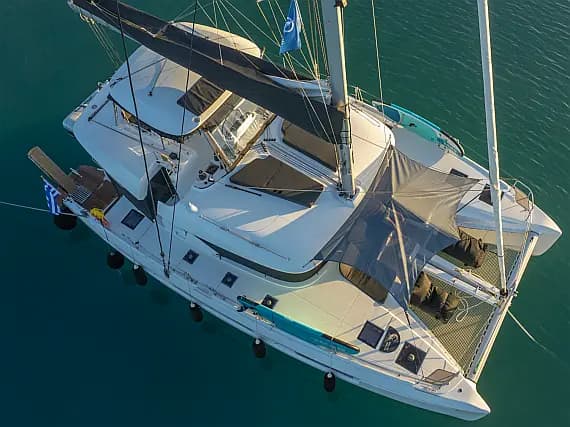 Lagoon 51 in Piraeus / Marina Zeas - image 1