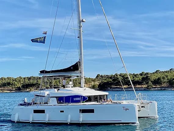 Lagoon 52F in Šibenik / D-Marin Marina Mandalina - image 1