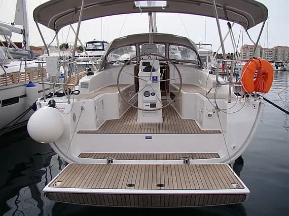 Bavaria 33 Cruiser in Biograd / Marina Kornati - image 1