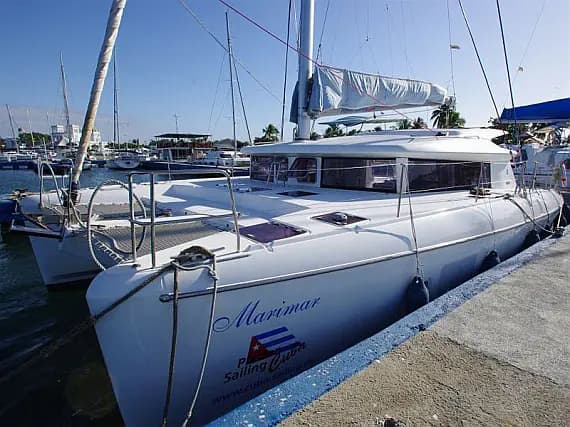 Lagoon 421 in Cienfuegos / Marlin Marina Cienfuegos - image 1