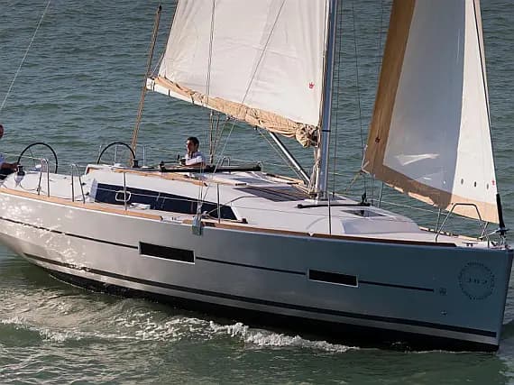 Dufour 382 Grand Large in Lefkada / D-Marin Marina Lefkas - image 1