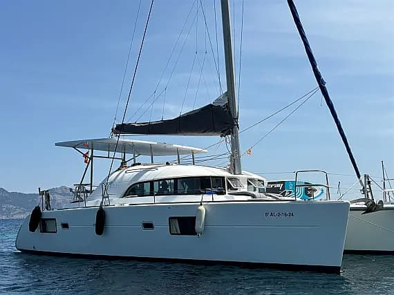 Lagoon 380 S2 in Ibiza / Marina Port Ibiza - image 1