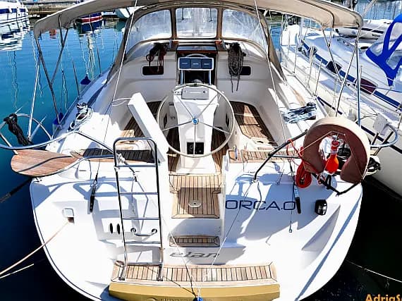 Elan Impression 384 in Izola / Marina Izola - image 1