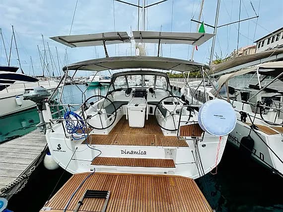 Oceanis 40.1 in San Vincenzo / Marina di San Vincenzo - image 1