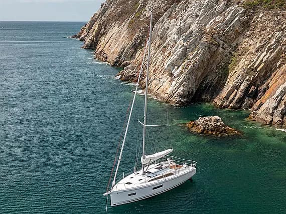 Oceanis 37.1 in Lefkada / Nikiana Marina - image 1