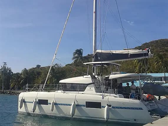 Lagoon 42 in Eden Island / Mahe, Victoria / Eden Island Marina - image 1