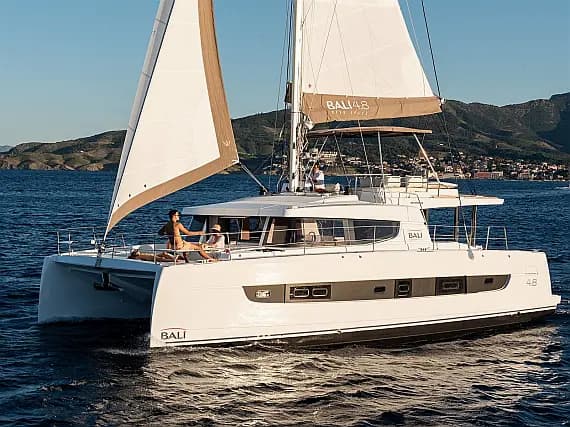 Bali 4.8 in Lavrion Main Port - image 1