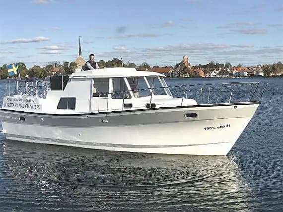 Naviga Nordica T 40 in Motala Harbour - image 1