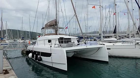 Bali 4.2 in Lefkada / Nikiana Marina - image 1