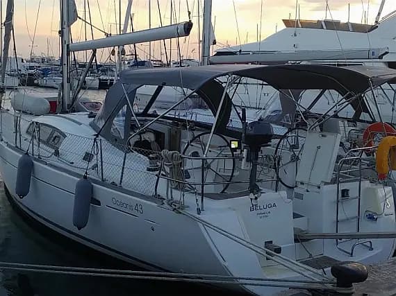 Oceanis 43 in Elefsina / Kalympaki Marina - image 1