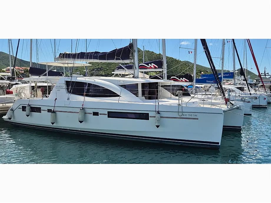 Leopard 48 in La Lonja Marina Charter - image 1