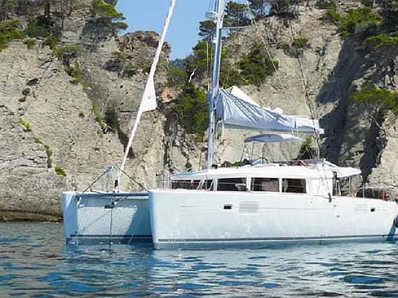 Lagoon 450 in Athens / Alimos Marina - image 1