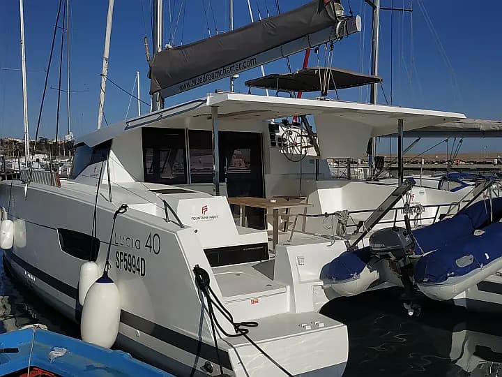 Lucia 40 in Procida / Marina di Procida - image 1