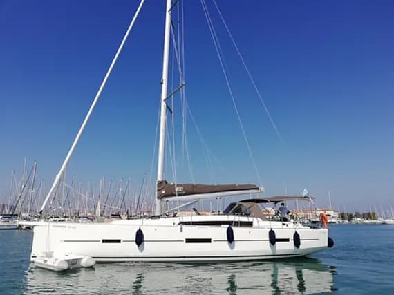Dufour 460 Grand Large in Palairos / Marina Paleros - image 1