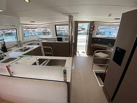 Astréa 42 in Sukošan / D-Marin Dalmacija Marina - image 1