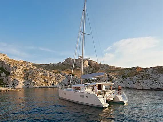 Lagoon 400 S2 in Skiathos - image 1