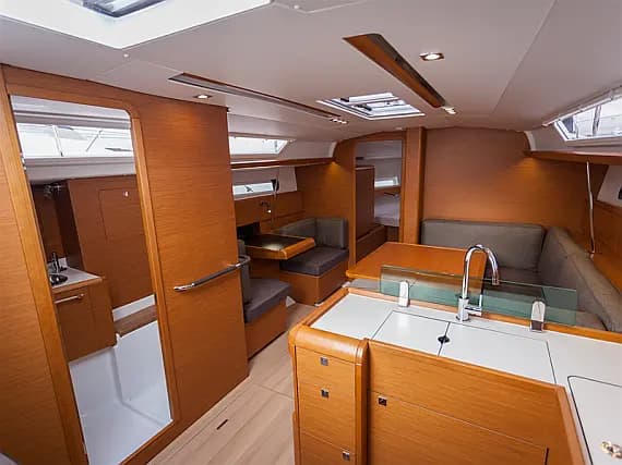 Sun Odyssey 419 in Paros port - image 1