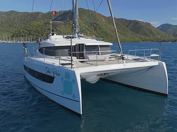 Bali 4.2 in Marmaris / Albatros Marina - image 1