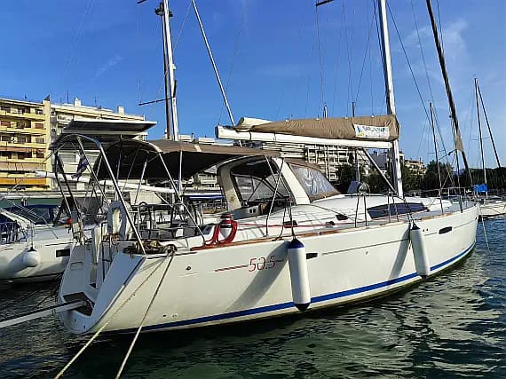 Oceanis 50 Family in Lefkada / Nydri Port - image 1