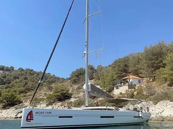 More 55 in Kaštel Gomilica / Marina Kaštela - image 1