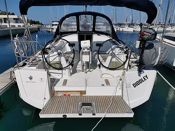 Sun Odyssey 349 in Drage / Marina Drage - image 1