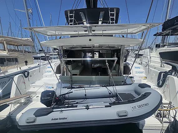 Bali 4.8 in Athens / Alimos Marina - image 1