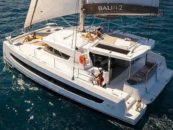 Bali 4.2 in Saint-Mandrier-sur-Mer / Port Pin Rolland - image 1
