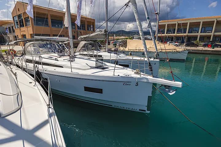Oceanis 40.1 in Lefkada / D-Marin Marina Lefkas - image 1