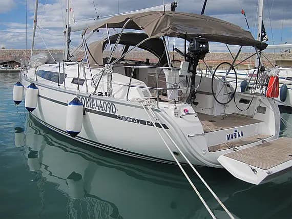 Bavaria Cruiser 41 in Sicily / Capo d'Orlando Marina - image 1