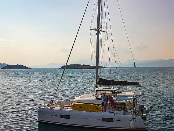 Lagoon 42 in Lavrion / Olympic Marina - image 1