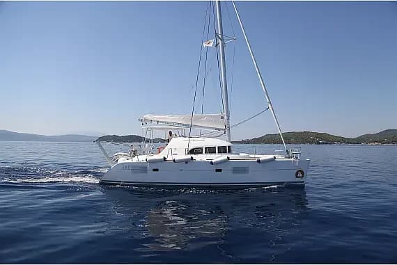Lagoon 380 in Volos / Port of Volos - image 1