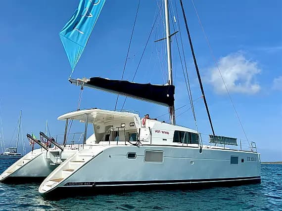 Lagoon 440 in Sardinia / Olbia / Marina Golfo Cugnana - image 1