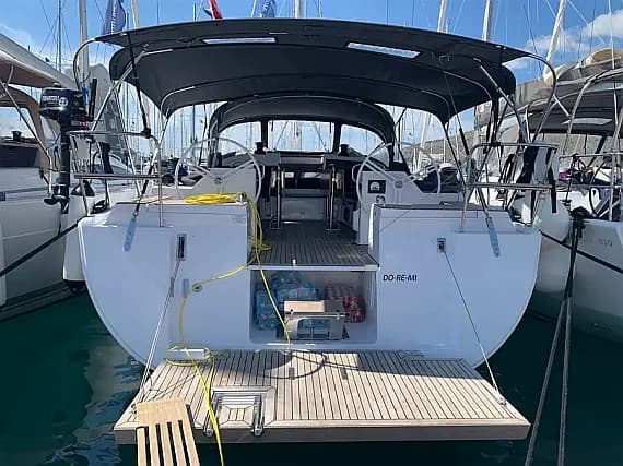 Elan Impression 50.1 in Seget Donji / Marina Baotić - image 1