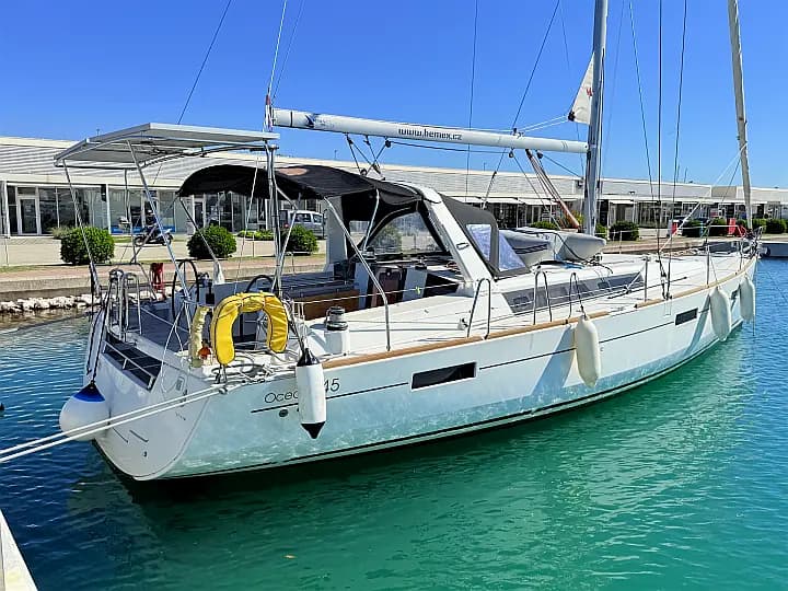 Oceanis 45 in Sukošan / D-Marin Dalmacija Marina - image 1