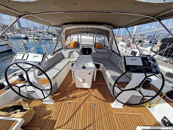 Oceanis 51.1 in Sardinia / Cagliari / Marina di Cagliari - image 1