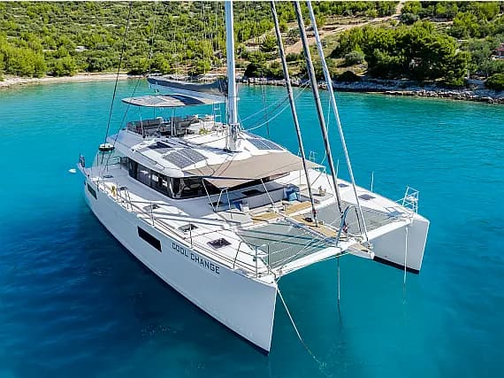 Lagoon 560 in Marina Agana - image 1