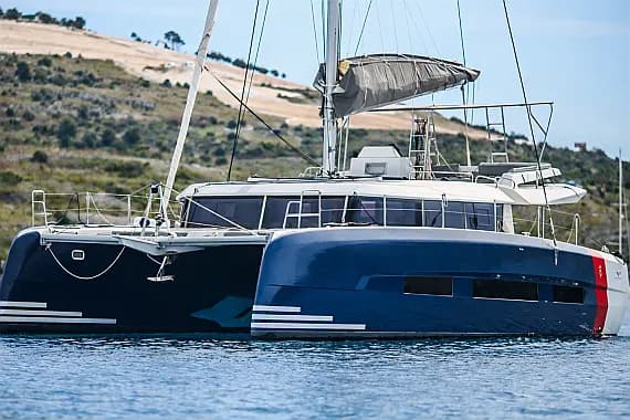 Dufour Catamaran 48 in Primošten / Marina Kremik - image 1