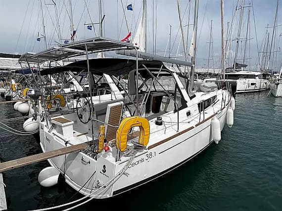 Oceanis 38.1 in Sukošan / D-Marin Dalmacija Marina - image 1