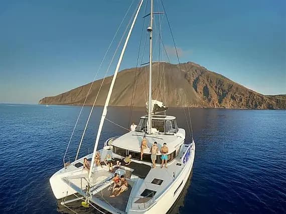 Lagoon 50 in Castellammare di Stabia / Marina di Stabia - image 1