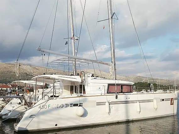 Lagoon 450 Fly in Trogir / SCT Marina Trogir - image 1